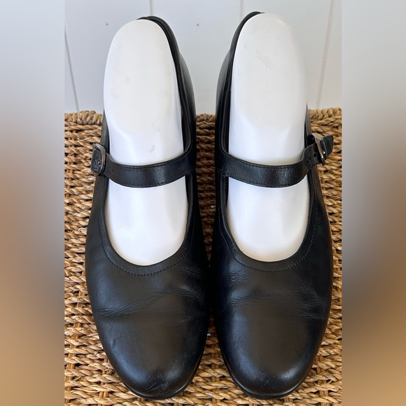 Black Mary Jane Women's Shoes - Picture 2 of 11